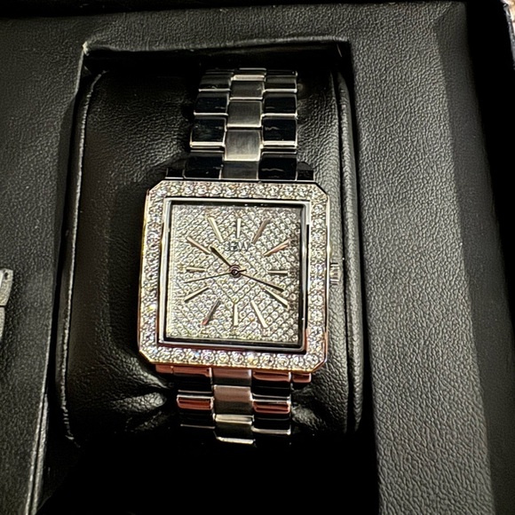 JBW- New Cristal Square 1/8 Diamond and Crystal Watch and Bracelet Set - Picture 8 of 9